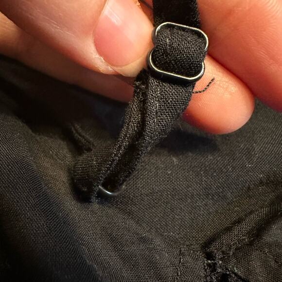 Gianni Bini Floral Embroidered Off-Shoulder Top with Adjustable Straps S EUC - Picture 6 of 9